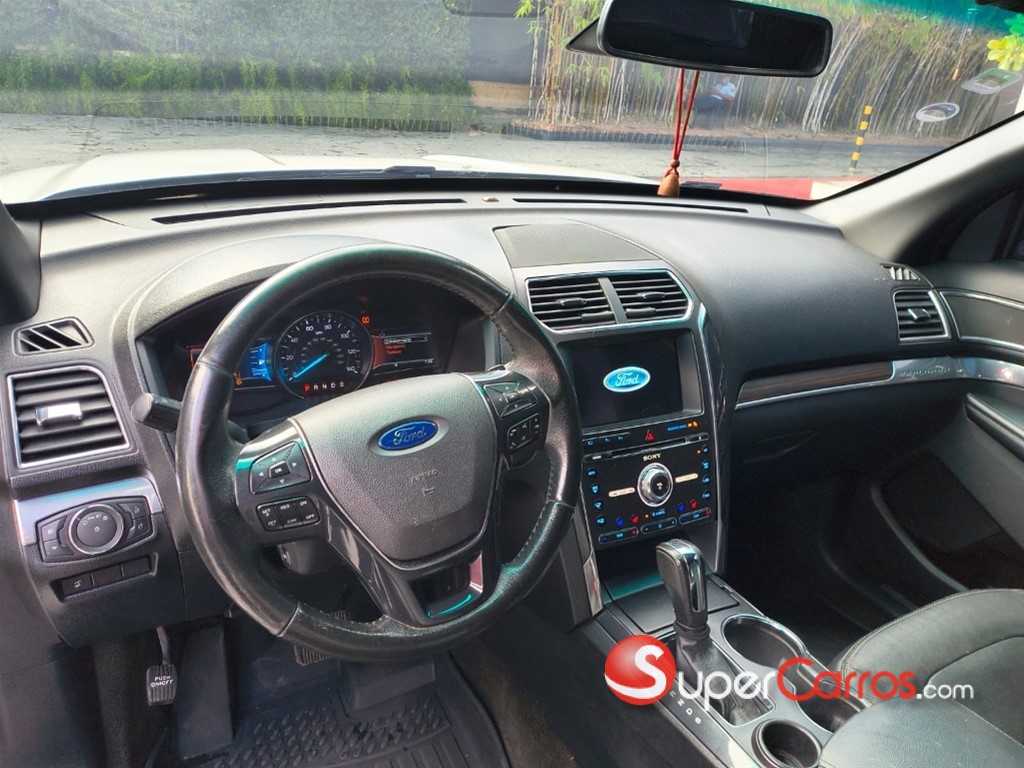 2017 Ford Explorer XLT — foto 7 / 11
