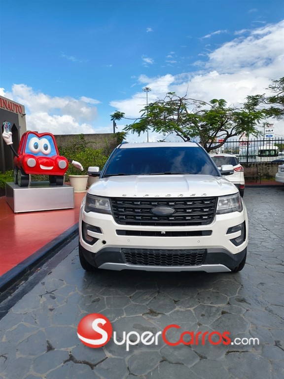 2017 Ford Explorer XLT — foto 9 / 11