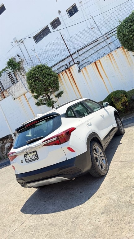 2023 Kia Seltos LX — foto 8 / 12