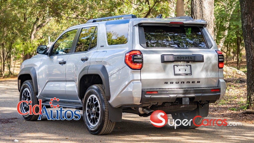 2026 Toyota 4 Runner SR5 — foto 4 / 12