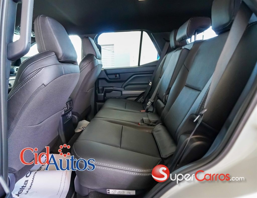 2026 Toyota 4 Runner SR5 — foto 10 / 12