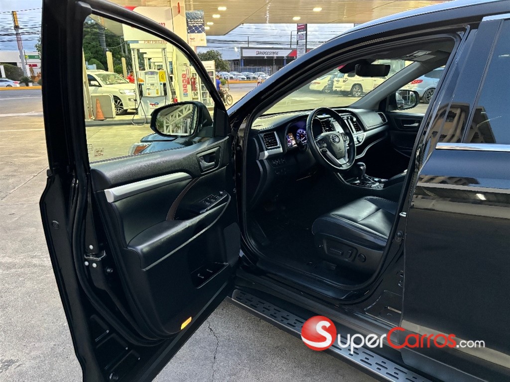 2019 Toyota Highlander XLE — foto 7 / 10