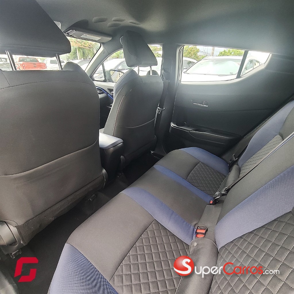 2020 Toyota C-HR XLE PREMIUM — foto 3 / 10