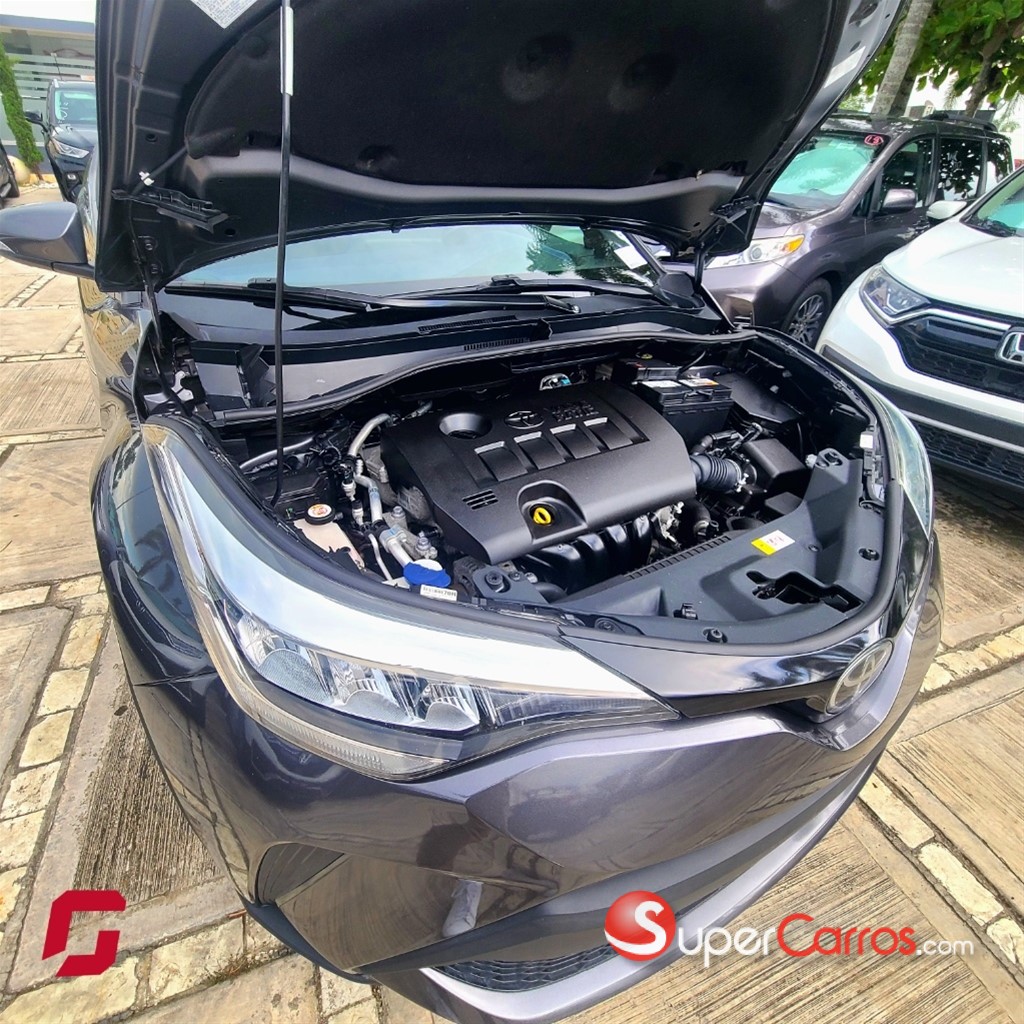 2020 Toyota C-HR XLE PREMIUM — foto 5 / 10