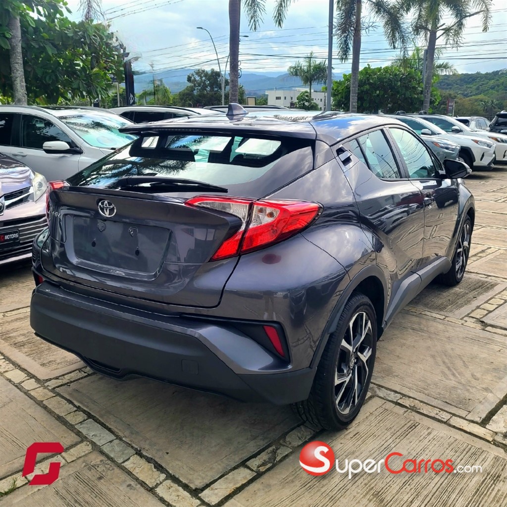 2020 Toyota C-HR XLE PREMIUM — foto 6 / 10