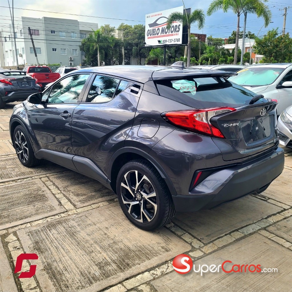 2020 Toyota C-HR XLE PREMIUM — foto 8 / 10