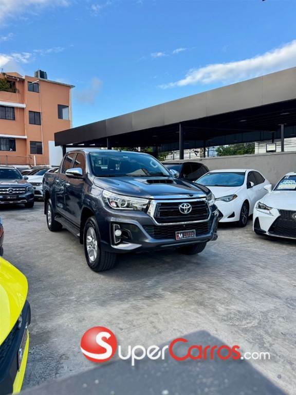 2016 Toyota Hilux SRV — foto 3 / 12