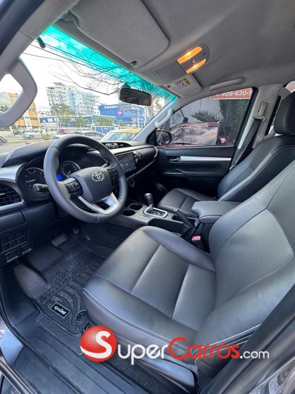 2016 Toyota Hilux SRV — foto 4 / 12