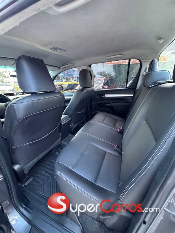 2016 Toyota Hilux SRV — foto 5 / 12