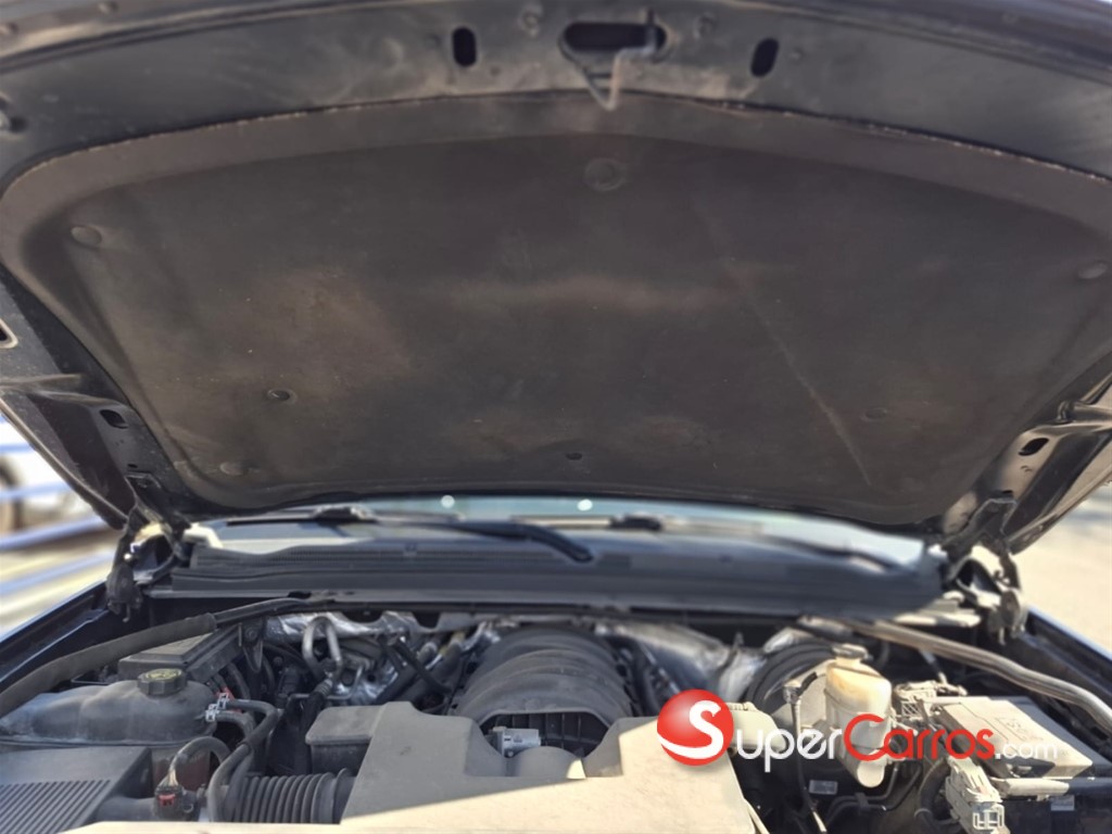 2015 Chevrolet Suburban — foto 2 / 8
