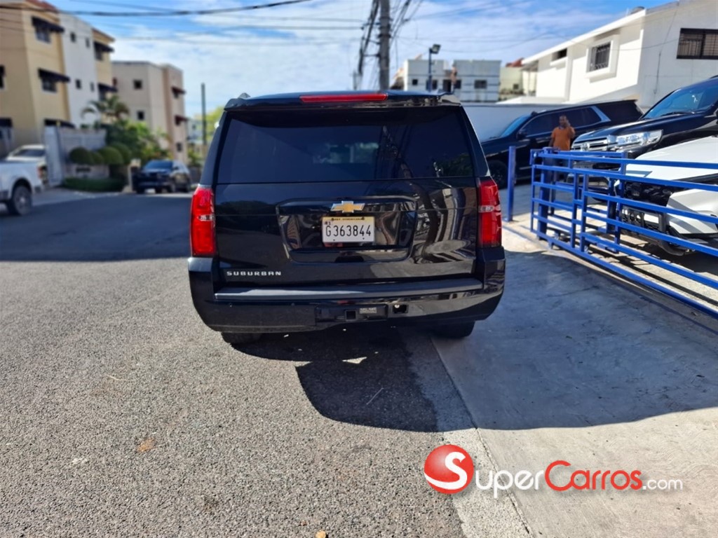2015 Chevrolet Suburban — foto 6 / 8