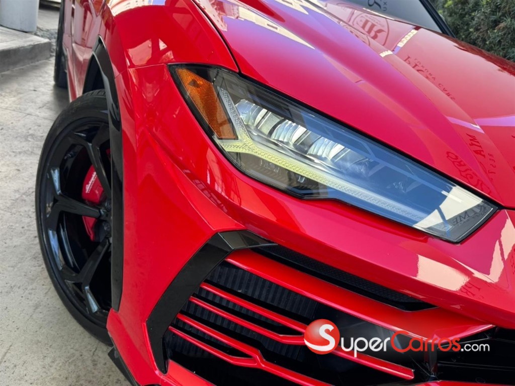 2019 Lamborghini Urus — foto 2 / 12