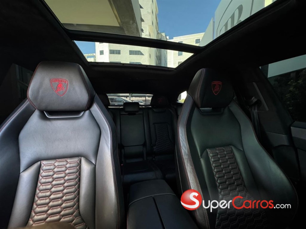 2019 Lamborghini Urus — foto 7 / 12