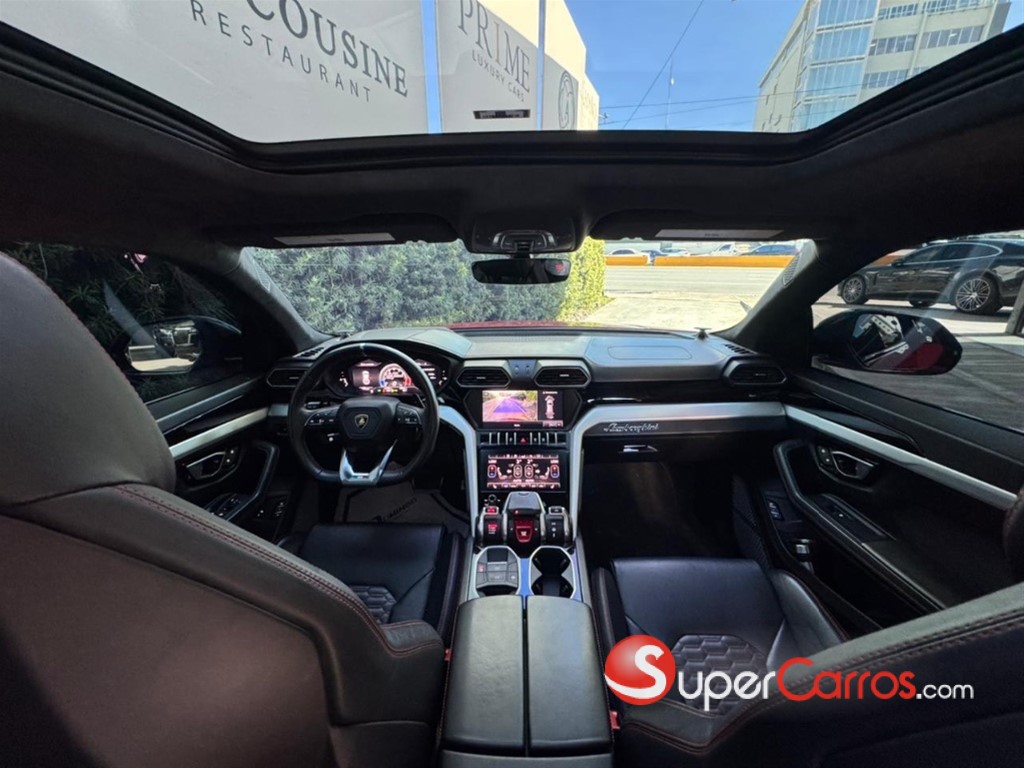 2019 Lamborghini Urus — foto 9 / 12