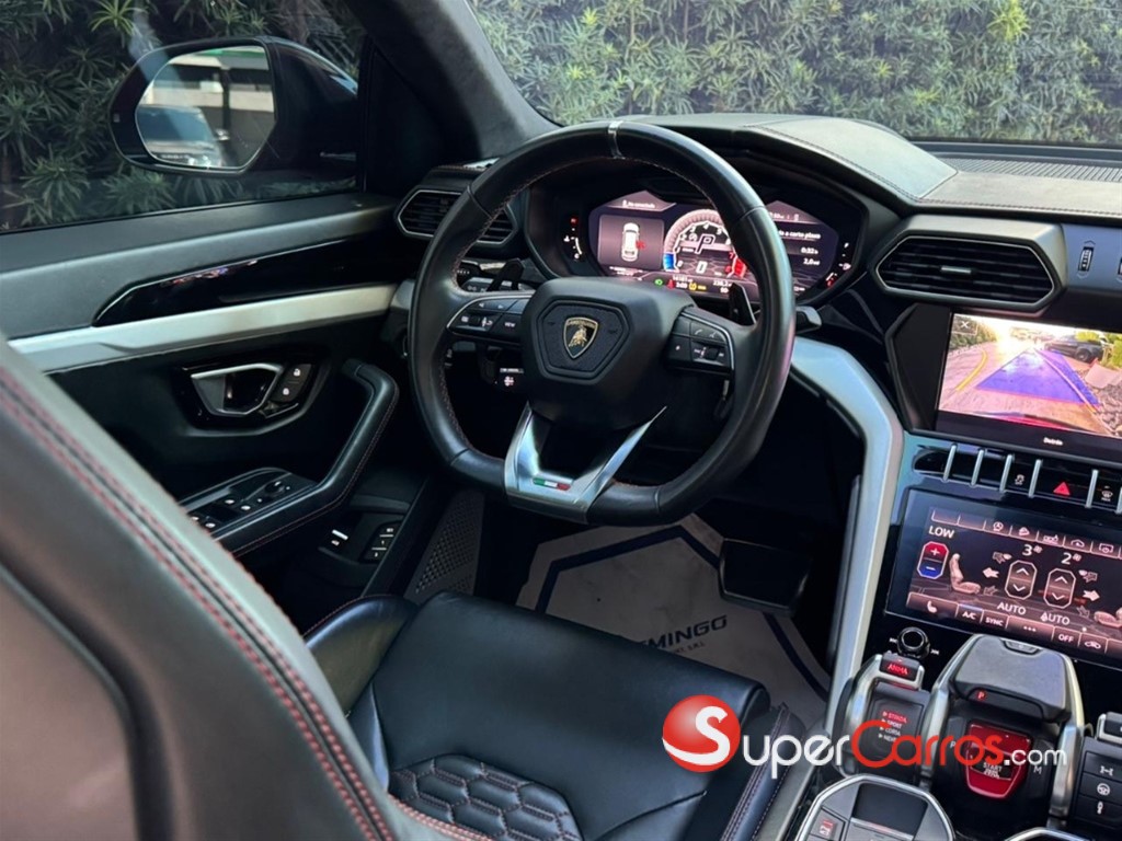 2019 Lamborghini Urus — foto 10 / 12
