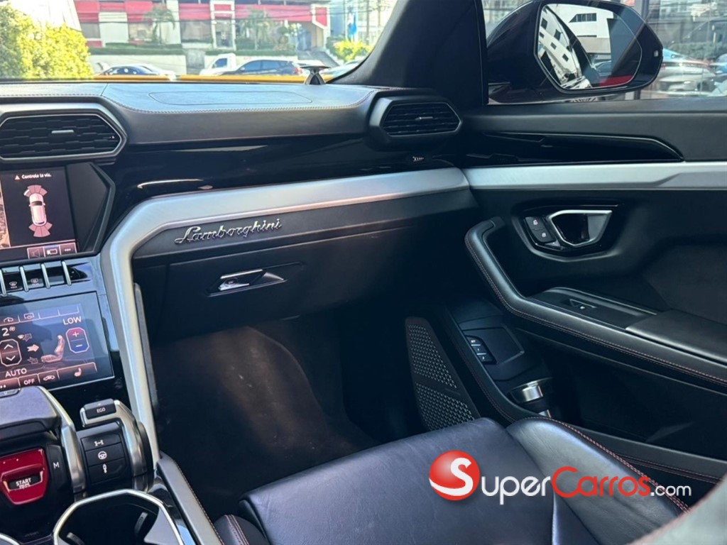 2019 Lamborghini Urus — foto 11 / 12
