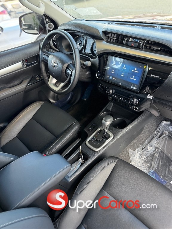 2026 Toyota Hilux SRX — foto 4 / 9