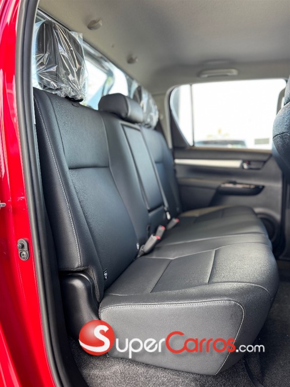 2026 Toyota Hilux SRX — foto 6 / 9