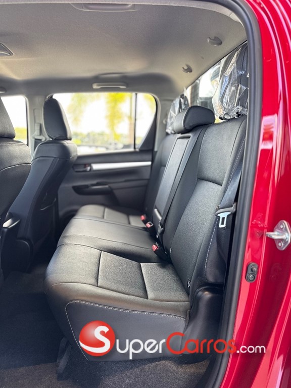 2026 Toyota Hilux SRX — foto 7 / 9