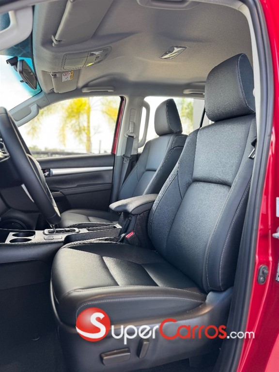 2026 Toyota Hilux SRX — foto 8 / 9