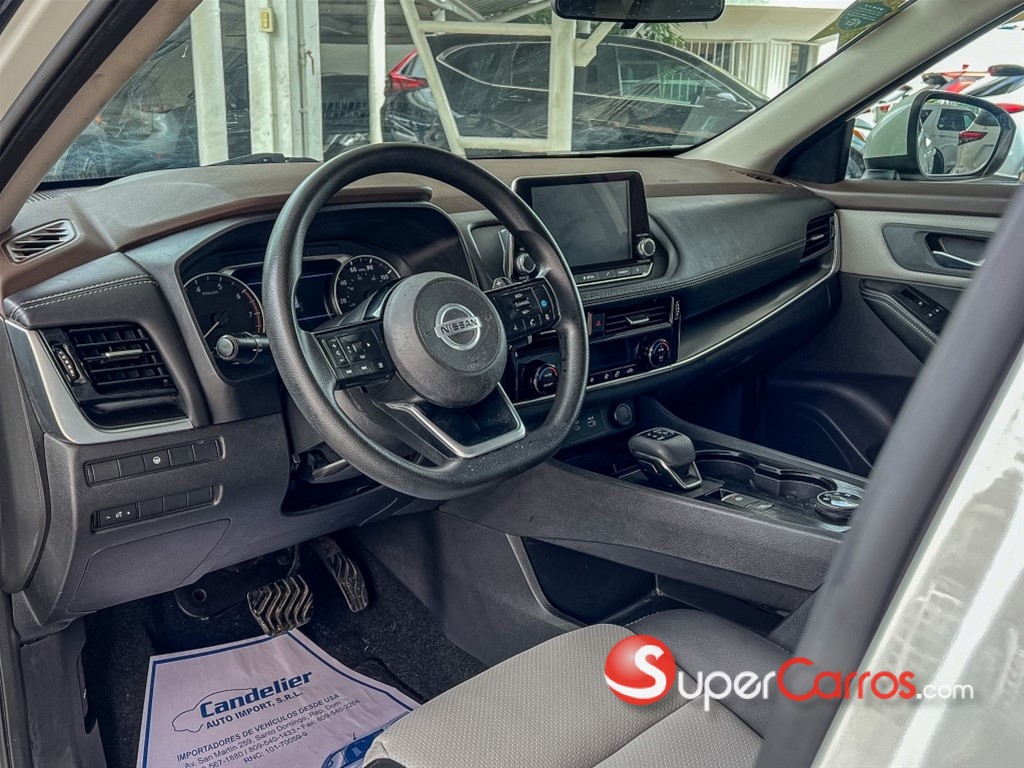 2021 Nissan Rogue SV — foto 4 / 11