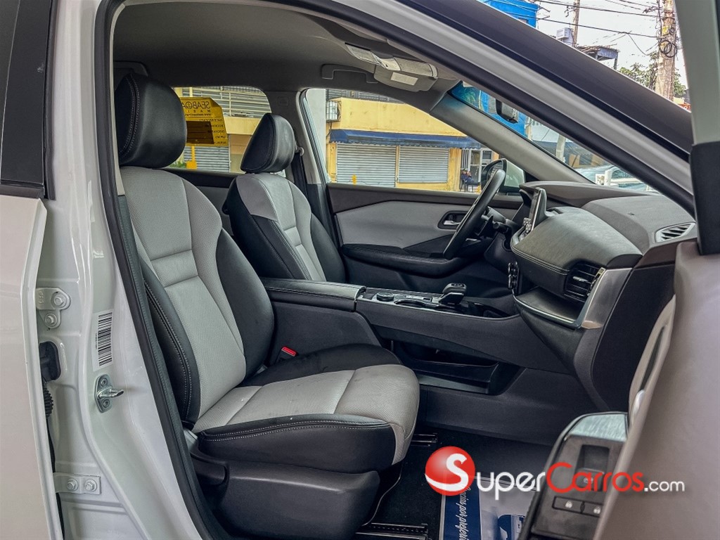 2021 Nissan Rogue SV — foto 6 / 11