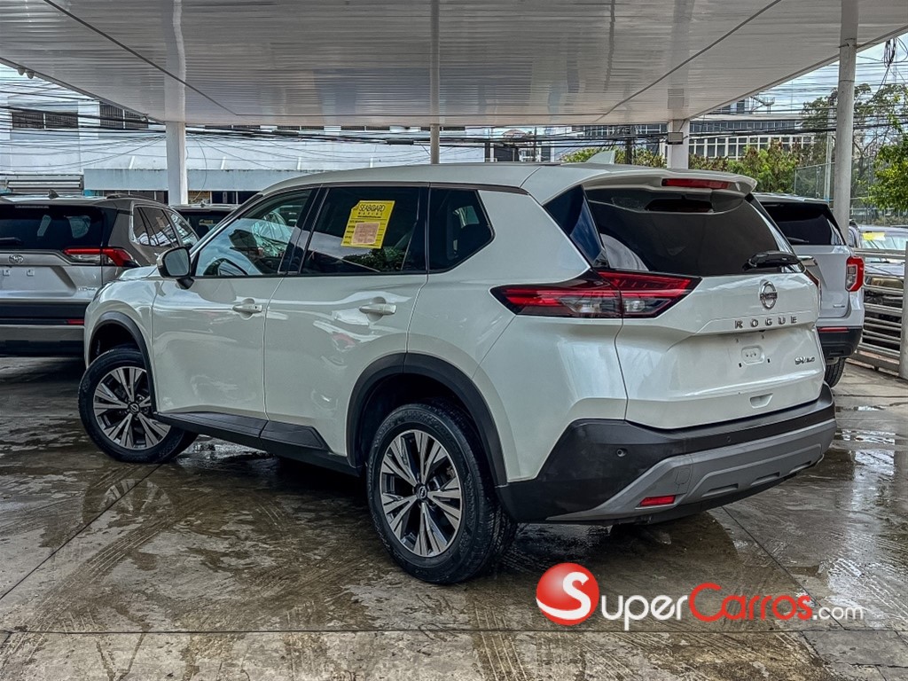 2021 Nissan Rogue SV — foto 8 / 11