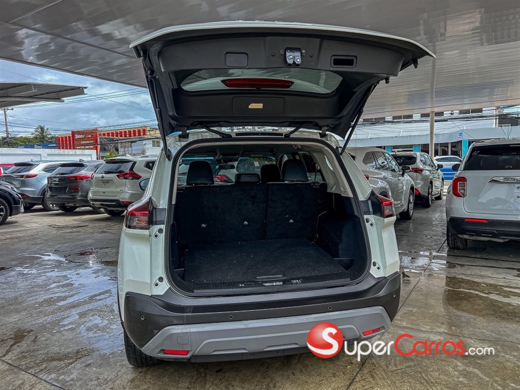 2021 Nissan Rogue SV — foto 9 / 11