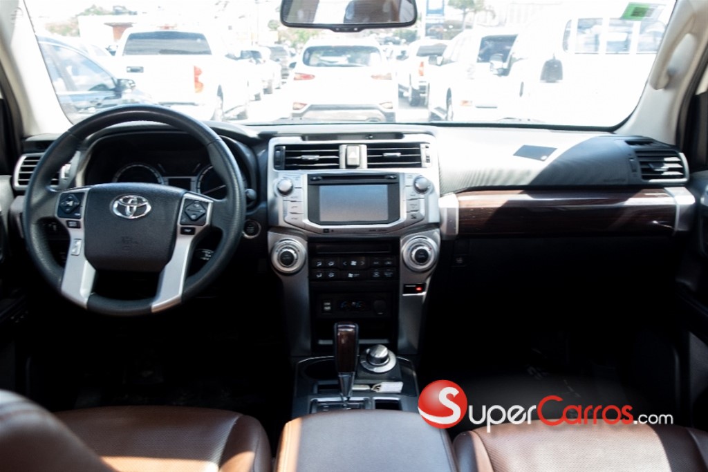 2020 Toyota 4 Runner Limited — foto 10 / 12