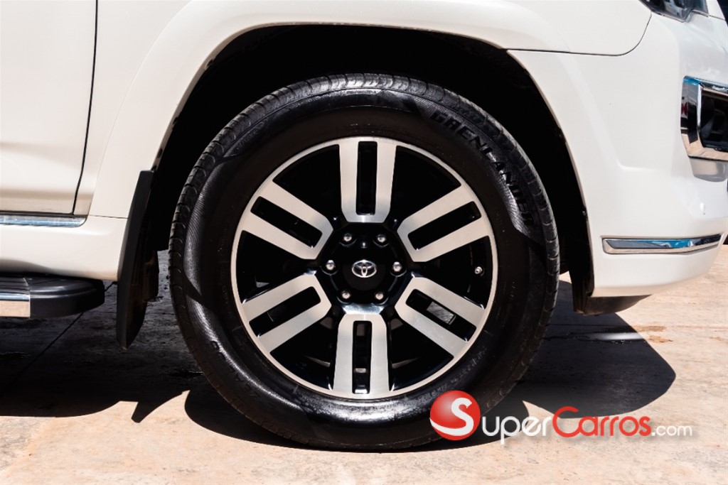 2020 Toyota 4 Runner Limited — foto 12 / 12