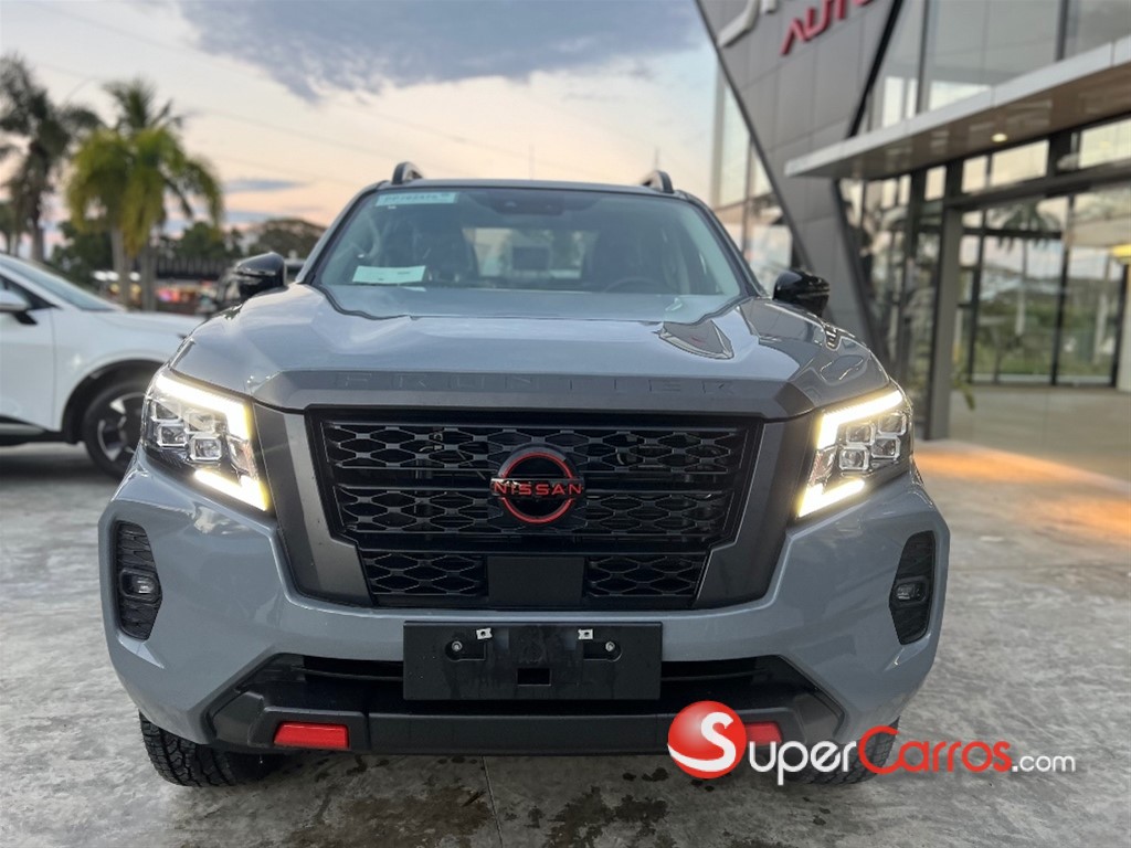 2026 Nissan Frontier Pro-4X — foto 2 / 12