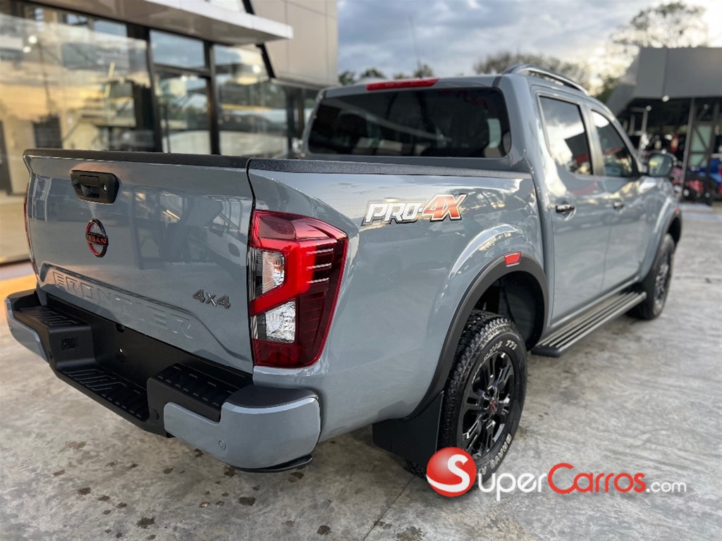 2026 Nissan Frontier Pro-4X — foto 6 / 12