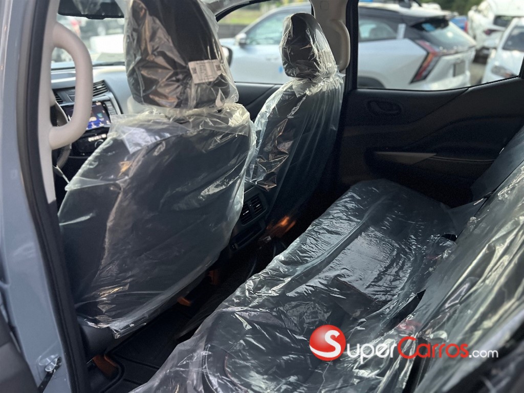 2026 Nissan Frontier Pro-4X — foto 9 / 12