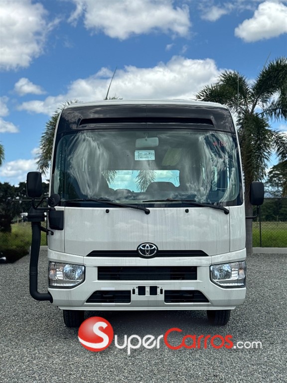 2026 Toyota Coaster — foto 2 / 9