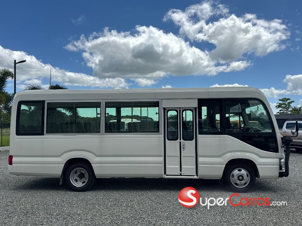 2026 Toyota Coaster — foto 3 / 9
