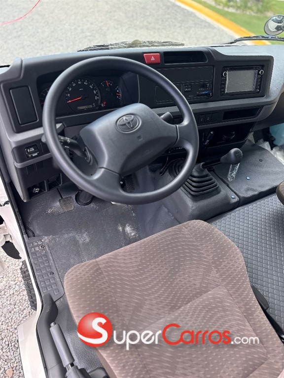 2026 Toyota Coaster — foto 5 / 9
