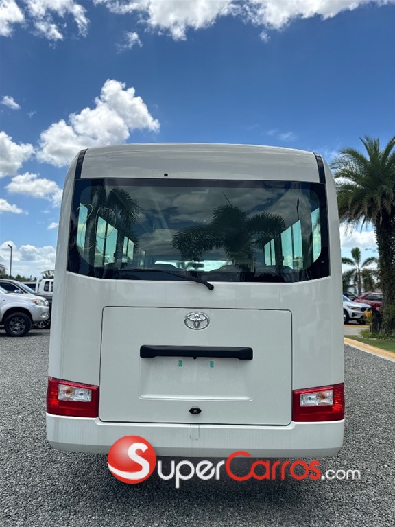 2026 Toyota Coaster — foto 6 / 9