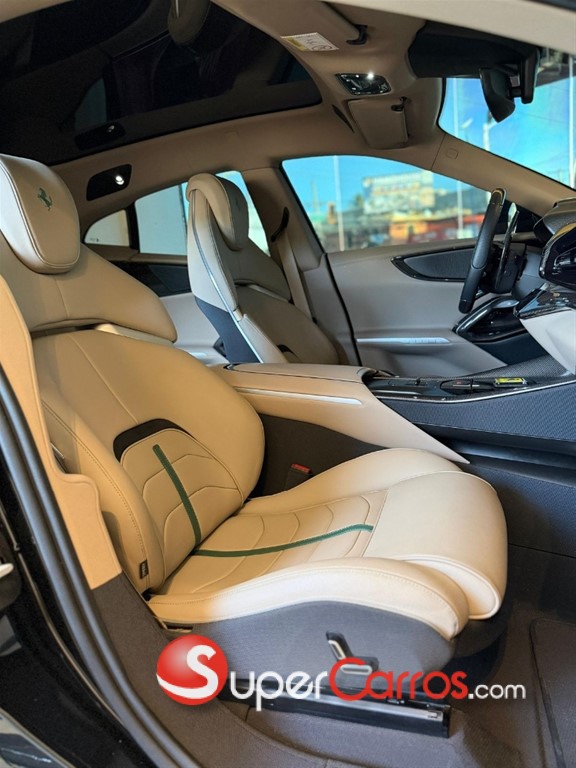 2024 Ferrari Purosangue — foto 8 / 11