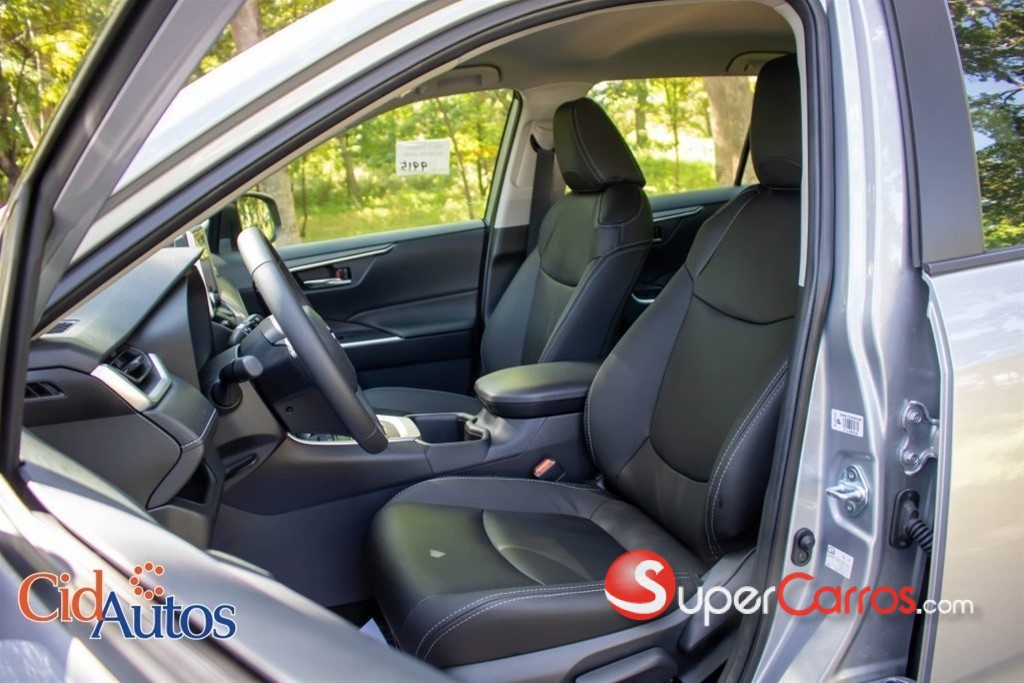 2026 Toyota RAV4 Hybrid TSS — foto 9 / 11