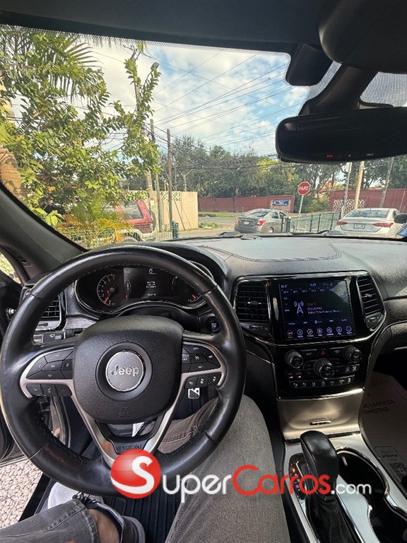 2019 Jeep Grand Cherokee Overland Highaltitude — foto 10 / 12