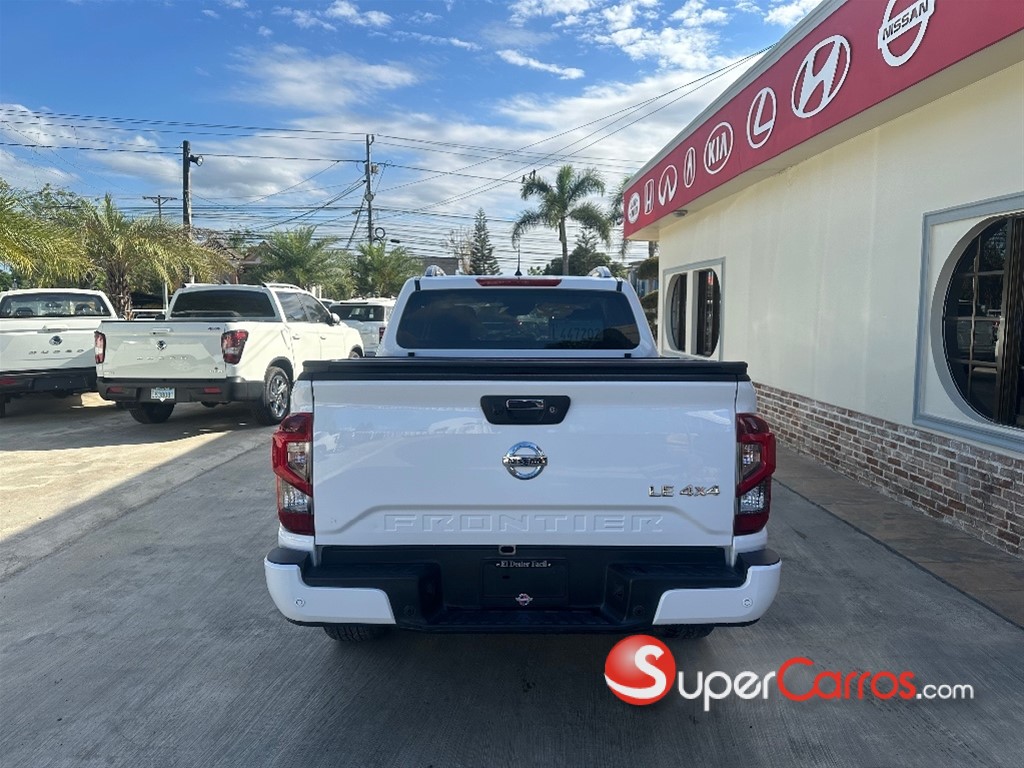 2022 Nissan Frontier LE — foto 4 / 8