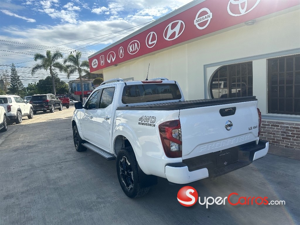 2022 Nissan Frontier LE — foto 5 / 8