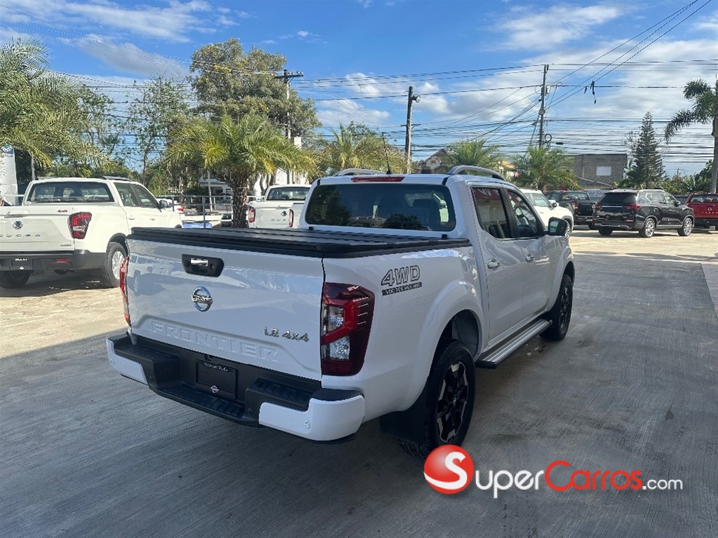 2022 Nissan Frontier LE — foto 6 / 8