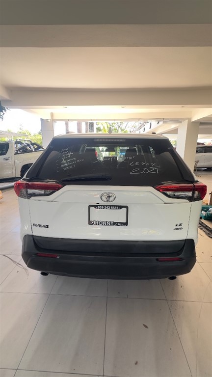 2021 Toyota RAV4 LE — foto 4 / 12