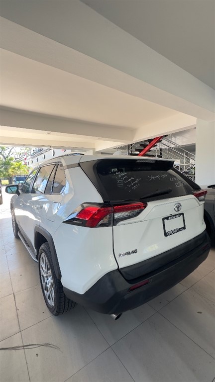 2021 Toyota RAV4 LE — foto 5 / 12
