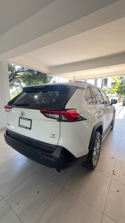 2021 Toyota RAV4 LE — foto 6 / 12