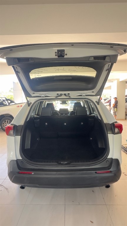 2021 Toyota RAV4 LE — foto 7 / 12
