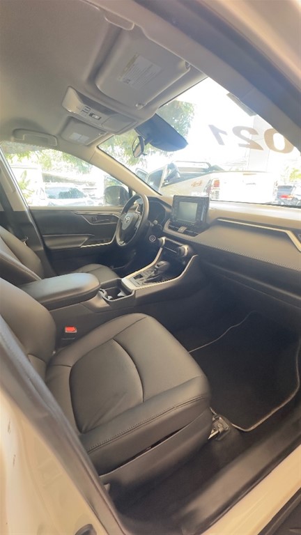 2021 Toyota RAV4 LE — foto 9 / 12