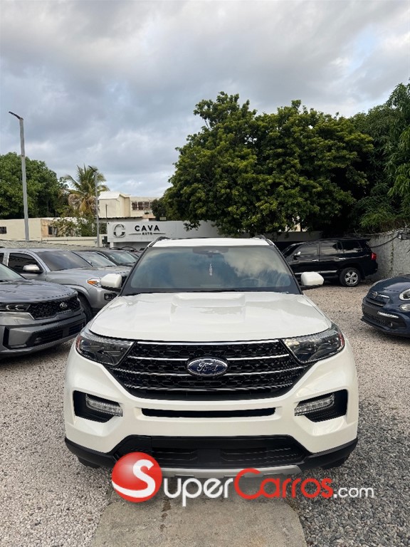 2020 Ford Explorer XLT — foto 2 / 10