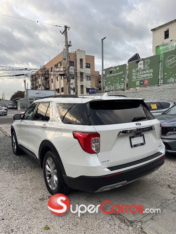 2020 Ford Explorer XLT — foto 4 / 10